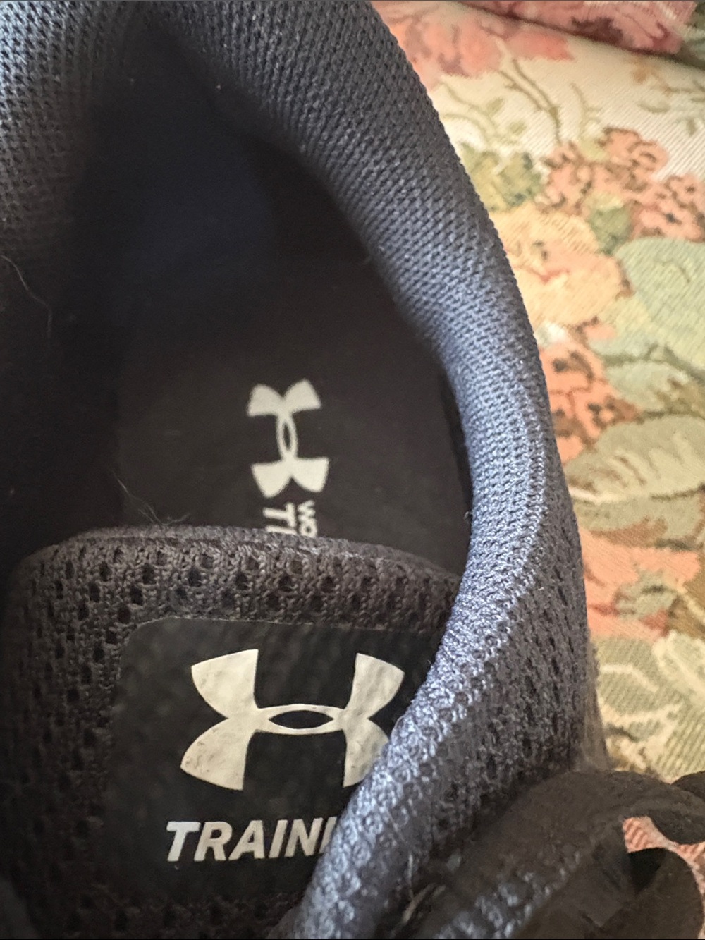 Under Armour Women’s Black Athletic Running Shoes size 9.5 - Picture 4 of 10
